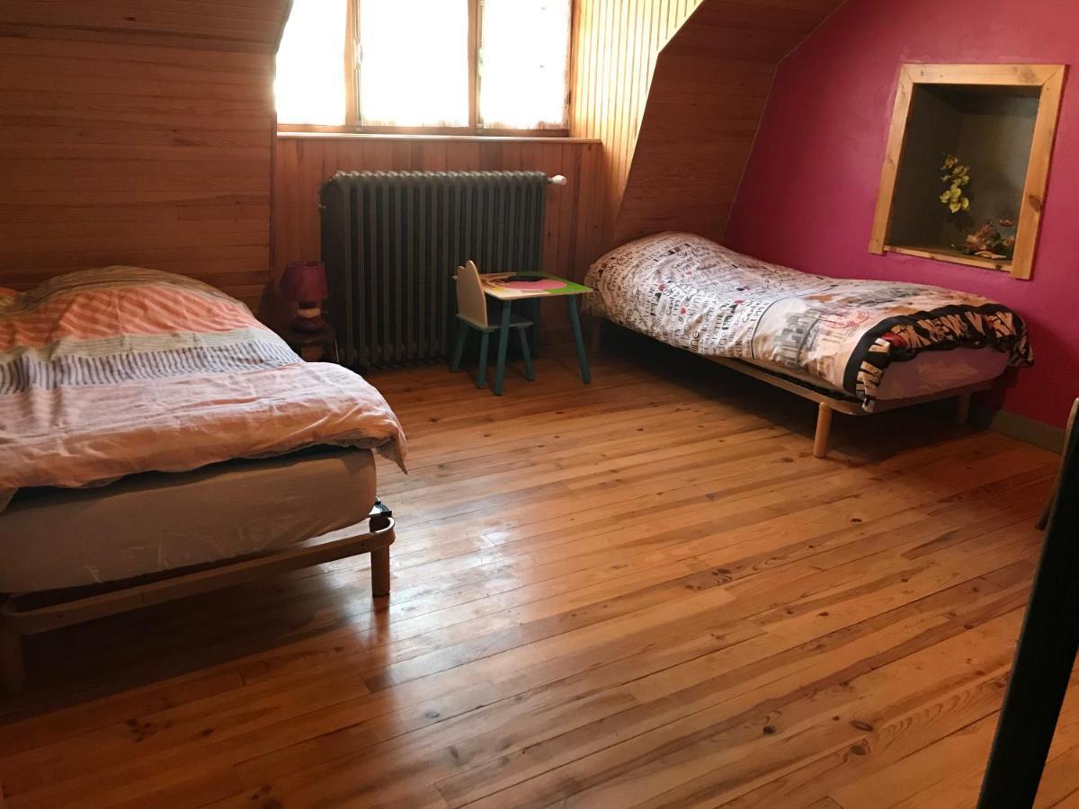 Gite Chez Regine Marcenat  Buitenkant foto