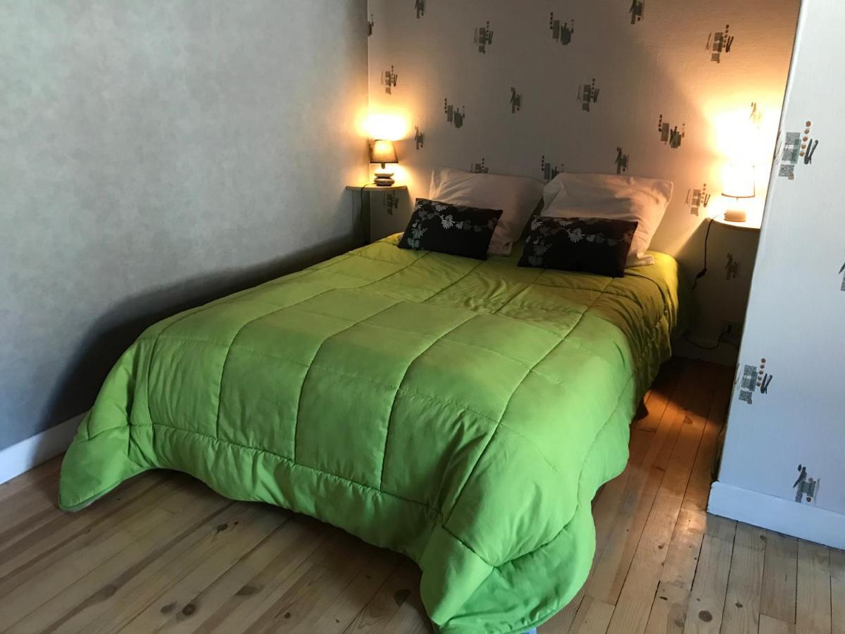 Gite Chez Regine Marcenat  Buitenkant foto