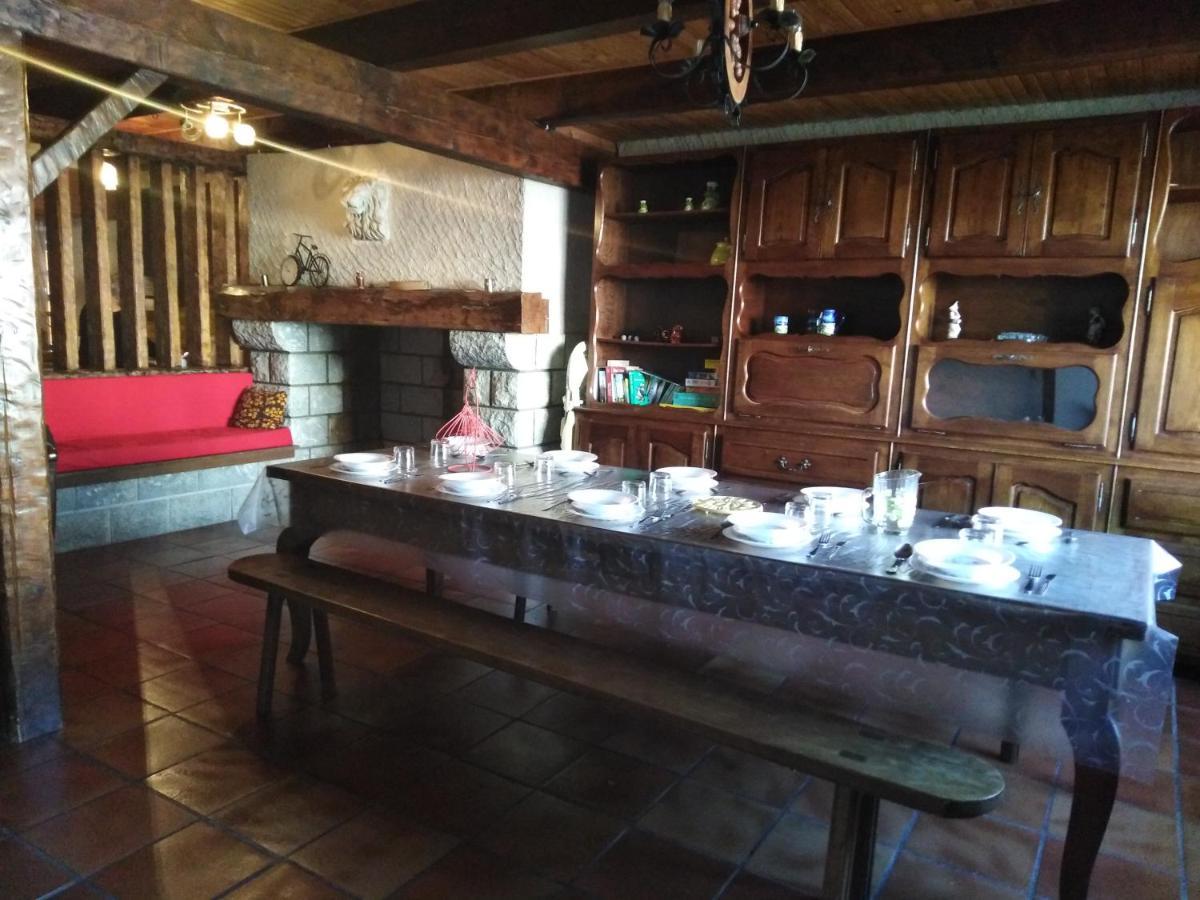 Gite Chez Regine Marcenat  Buitenkant foto
